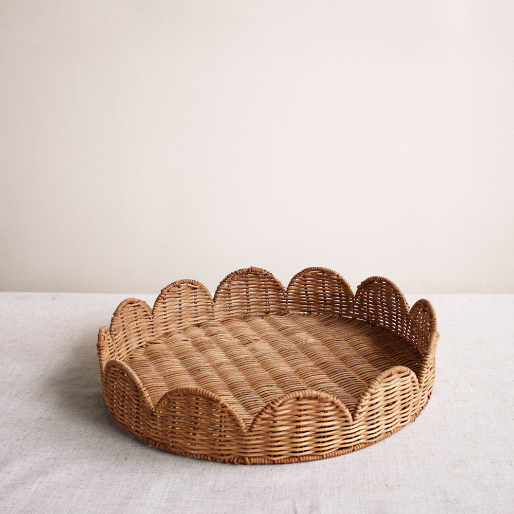 Scalloped outlet Rattan Tray