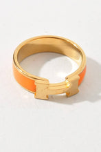 Load image into Gallery viewer, Enamel H Design Ring