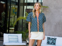 Load image into Gallery viewer, Puff Sleeve Floral Detailed V-Neck Top