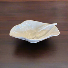 Load image into Gallery viewer, VIDA Havana Sm Oval Bowl With Spoon (White)