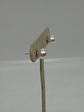 Load image into Gallery viewer, 14K White Gold 7-7.5mm Akoya Pearl Stud Earring