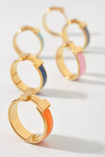 Load image into Gallery viewer, Enamel H Design Ring
