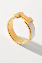 Load image into Gallery viewer, Enamel H Design Ring