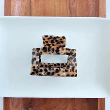 Load image into Gallery viewer, Carly Hair Claw