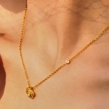 Load image into Gallery viewer, 18K Stainless Steel Flower Necklace