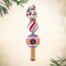 Load image into Gallery viewer, Gingersnap Santa Finial
