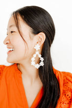 Load image into Gallery viewer, Bianca - White Shell Earring
