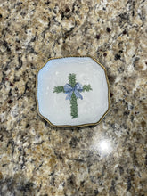 Load image into Gallery viewer, Bon Bon Dish
