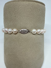 Load image into Gallery viewer, 7" 6-6.5 mm Akoya Pearl Bracelet with 14K White Gold Clasp
