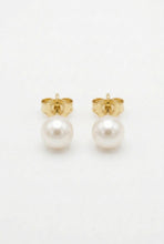 Load image into Gallery viewer, 14K Yellow Gold 5-5.5 mm Akoya Pearl Stud Earring
