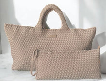 Load image into Gallery viewer, Woven Mahjong Carryall
