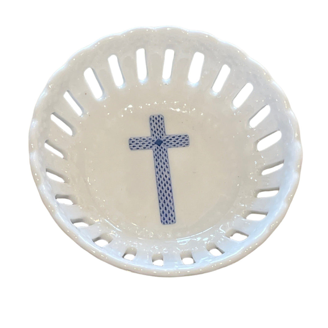 Pierced Scalloped Ring Dish