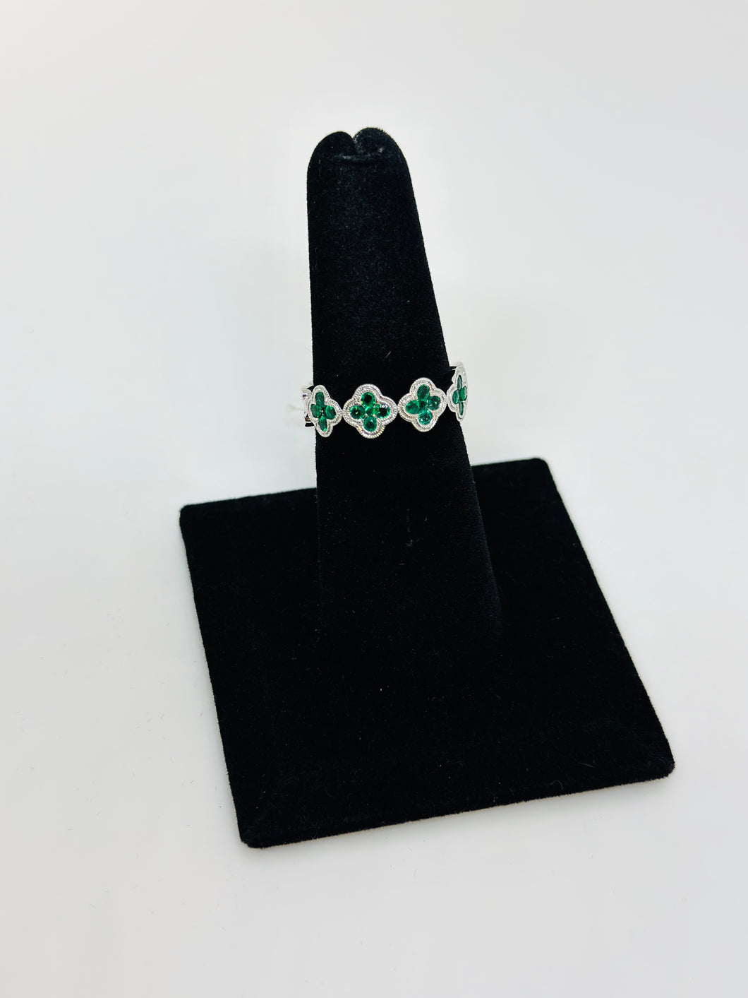 18K WG Emerald Clover Ring, 25 Em 0.65cts