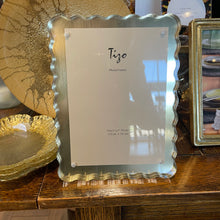 Load image into Gallery viewer, Lucite Weave Frame

