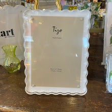 Load image into Gallery viewer, Lucite Weave Frame
