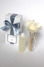 Load image into Gallery viewer, Big Sky Diffuser with Natural &amp; Handmade Reed Petals
