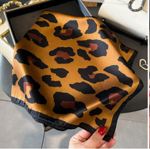 Load image into Gallery viewer, Leopard Print Scarf
