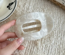 Load image into Gallery viewer, Oval Flat Hair Claw Lazy Retro Shark Clip
