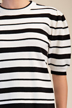 Load image into Gallery viewer, Round Neck Short Sleeve Black and White Knit Top

