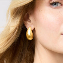 Load image into Gallery viewer, Medium Wave Gold Earring
