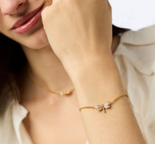 Load image into Gallery viewer, Dragonfly Pave Delicate Bracelet
