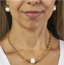Load image into Gallery viewer, Essential Pebble Pearl Necklace
