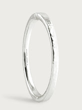 Load image into Gallery viewer, Silver Farrier Medium Hinged Bangle
