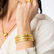 Load image into Gallery viewer, Green Cat's Eye Cobblestone Stone Bangle
