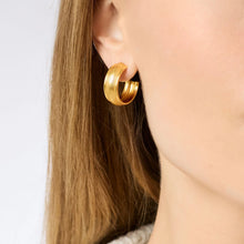 Load image into Gallery viewer, Gold Cobblestone Hoop
